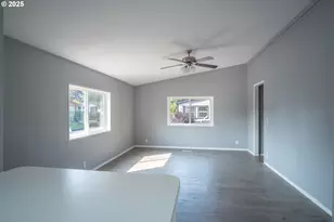 1145 SW Cypress St, McMinnville, OR 97128 - Photo 9