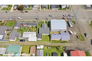 125 N 8th St, Lakeside, OR 97449 - Photo 11