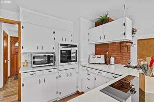 4081 Hawthorne Ave NE, Salem, OR 97301 - Photo 17