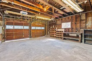 4081 Hawthorne Ave NE, Salem, OR 97301 - Photo 29