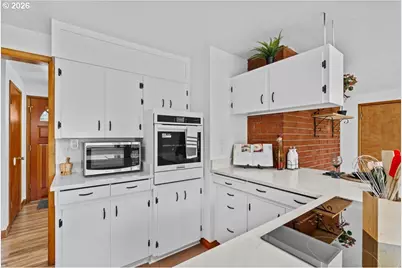 4081 Hawthorne Ave NE, Salem, OR 97301 - Photo 21