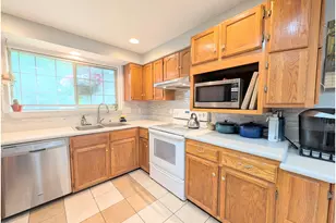 10408 S E St, Island City, OR 97850 - Photo 9