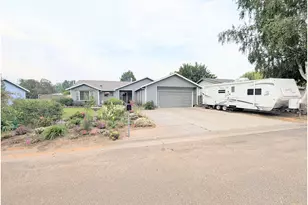10408 S E St, Island City, OR 97850 - Photo 3