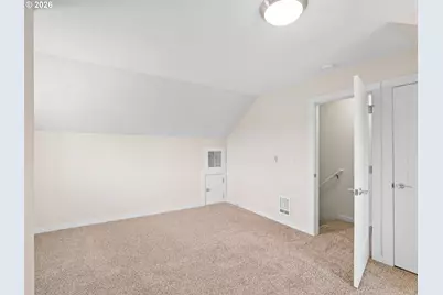 138 NE 109th Ave, Portland, OR 97220 - Photo 29
