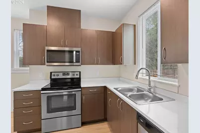 138 NE 109th Ave, Portland, OR 97220 - Photo 11