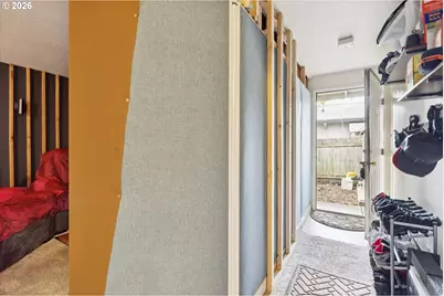 2523 SE 138th Ave, Portland, OR 97236 - Photo 3