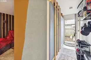 2523 SE 138th Ave, Portland, OR 97236 - Photo 3