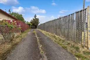 2523 SE 138th Ave, Portland, OR 97236 - Photo 25