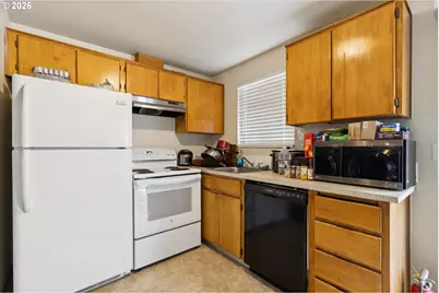 2523 SE 138th Ave, Portland, OR 97236 - Photo 9