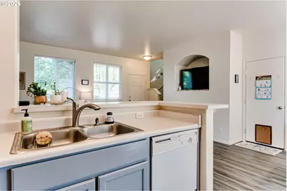 5304 Wales Dr, Eugene, OR 97402 - Photo 9
