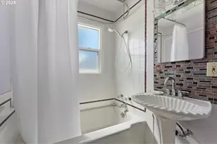 6134 NE Multnomah St, Portland, OR 97213 - Photo 13