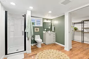 2406 SW Troy St, Portland, OR 97219 - Photo 23