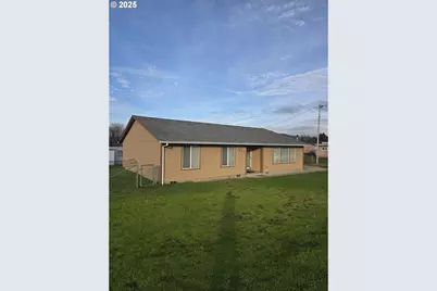 600 SE Carrol St, Winston, OR 97496 - Photo 1