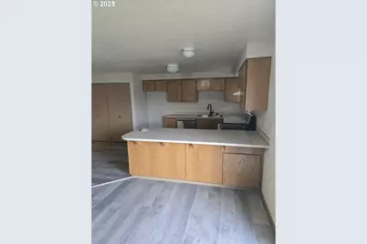 600 SE Carrol St, Winston, OR 97496 - Photo 7