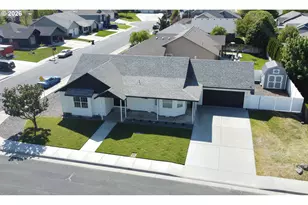 1236 SW 7th St, Hermiston, OR 97838 - Photo 5