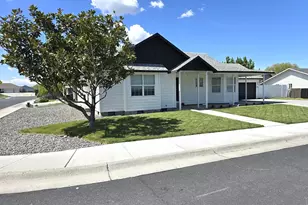 1236 SW 7th St, Hermiston, OR 97838 - Photo 3