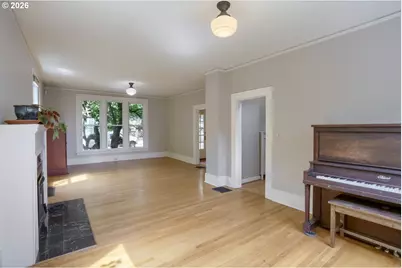 904 SE 70th Ave, Portland, OR 97215 - Photo 9