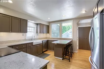 904 SE 70th Ave, Portland, OR 97215 - Photo 3