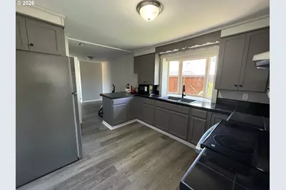 236 De Barr Ave, Medford, OR 97501 - Photo 9