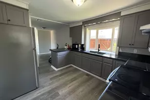 236 De Barr Ave, Medford, OR 97501 - Photo 9