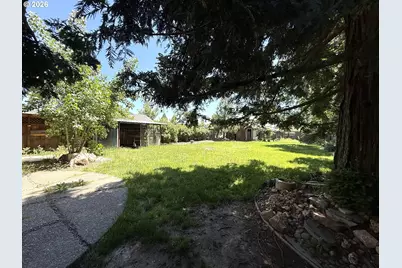 236 De Barr Ave, Medford, OR 97501 - Photo 19