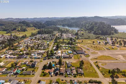 130 S 11th St, Lakeside, OR 97449 - Photo 41