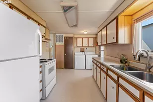 2681 SE River Rd, Hillsboro, OR 97123 - Photo 11