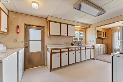 2681 SE River Rd #8, Hillsboro, OR 97123 - Photo 13