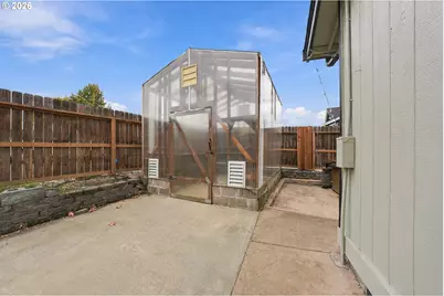 106 SE Lebleu Ln, Winston, OR 97496 - Photo 37