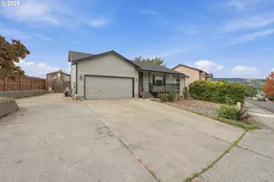 106 SE Lebleu Ln, Winston, OR 97496 - Photo 3
