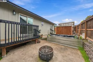 106 SE Lebleu Ln, Winston, OR 97496 - Photo 33