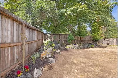 1402 SE Court Ave, Roseburg, OR 97470 - Photo 25
