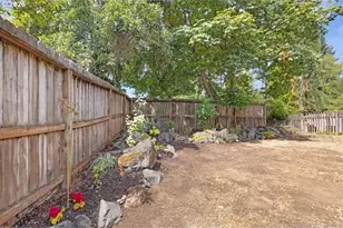 1402 SE Ct Ave, Roseburg, OR 97470 - Photo 25