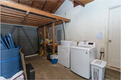 1402 SE Court Ave, Roseburg, OR 97470 - Photo 27