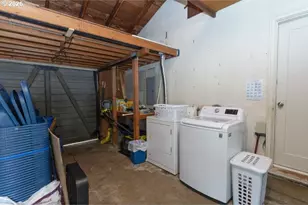 1402 SE Ct Ave, Roseburg, OR 97470 - Photo 27