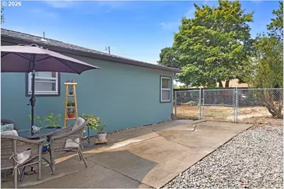 1402 SE Court Ave, Roseburg, OR 97470 - Photo 21
