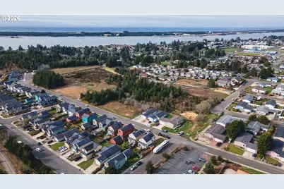 891 Kentucky Ave, Coos Bay, OR 97420 - Photo 29