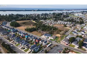 891 Kentucky Ave, Coos Bay, OR 97420 - Photo 29