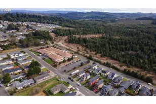 891 Kentucky Ave, Coos Bay, OR 97420 - Photo 31