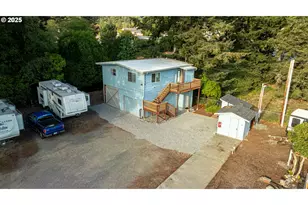 97799 Hanscam Ln, Brookings, OR 97415 - Photo 3