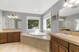 10534 SW 80th Ave, Portland, OR 97223 - Photo 17