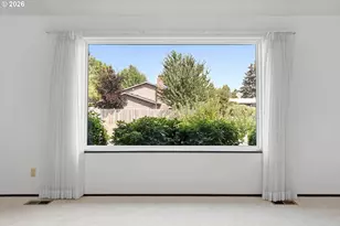 17920 NW Tillamook Dr, Portland, OR 97210 - Photo 9