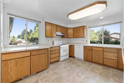 17920 NW Tillamook Dr, Portland, OR 97210 - Photo 11