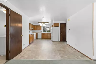 17920 NW Tillamook Dr, Portland, OR 97210 - Photo 17