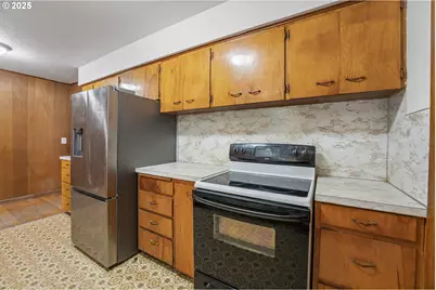 5710 N Houghton St, Portland, OR 97203 - Photo 9