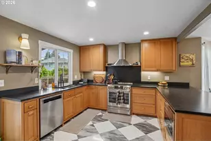 709 W 24th St, Vancouver, WA 98660 - Photo 9