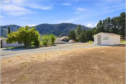 221 Briggs Dr, Myrtle Creek, OR 97457 - Photo 21
