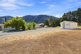 221 Briggs Dr, Myrtle Creek, OR 97457 - Photo 21