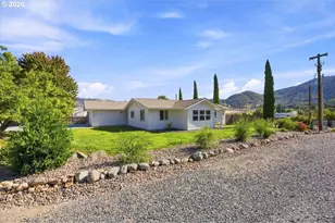 221 Briggs Dr, Myrtle Creek, OR 97457 - Photo 25