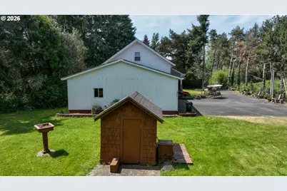 89235 Highway 101, Warrenton, OR 97146 - Photo 7